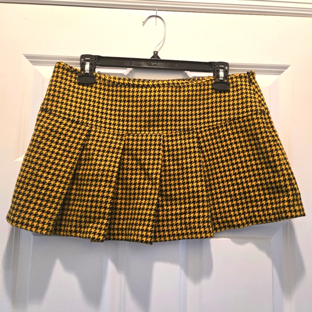 Vintage Y2K Micro Mini Skirt 30 Italy Pleated Houndstooth Wool Black Yellow